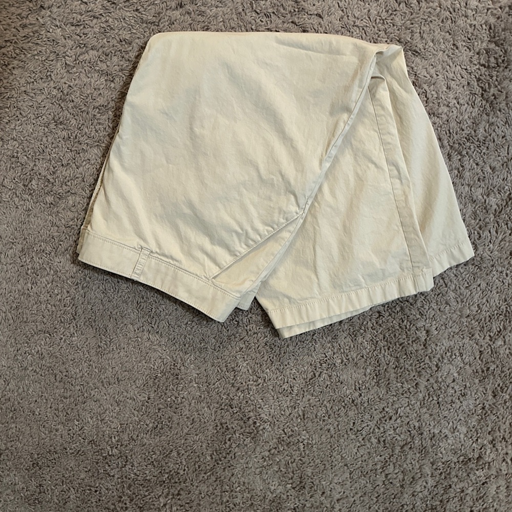 Abercrombie & Fitch Beige Casual Shorts